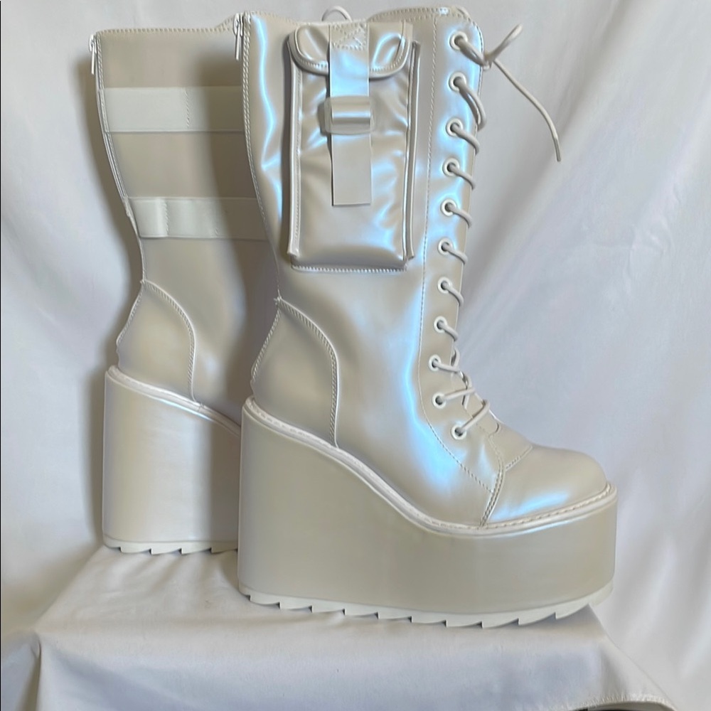 Women's Platform Lace-Up Boots - White